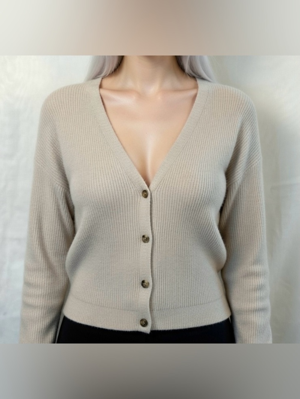 American Eagle Woman’s V Neck Cardigan Sweater / Medium